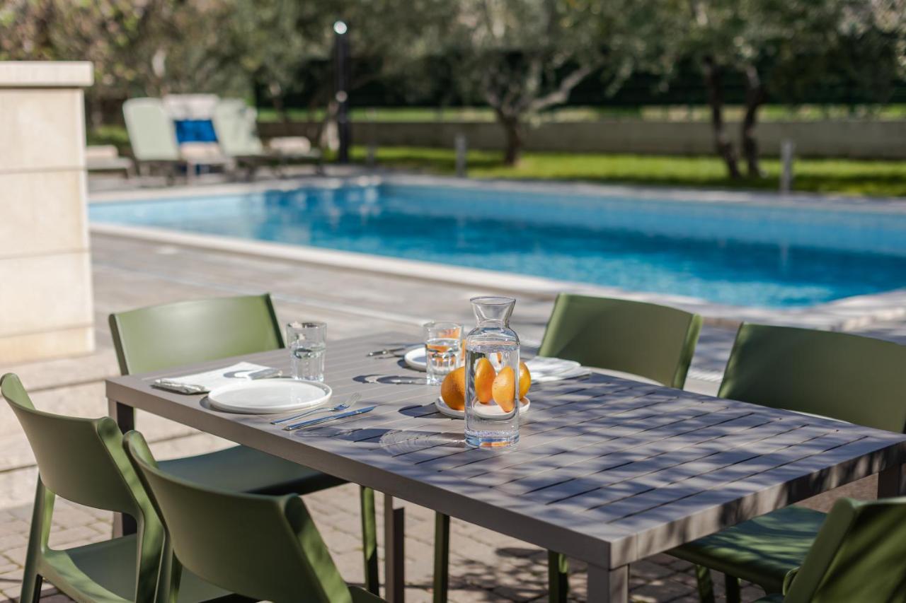 The Olive Poolhouse Lejlighed Split Eksteriør billede