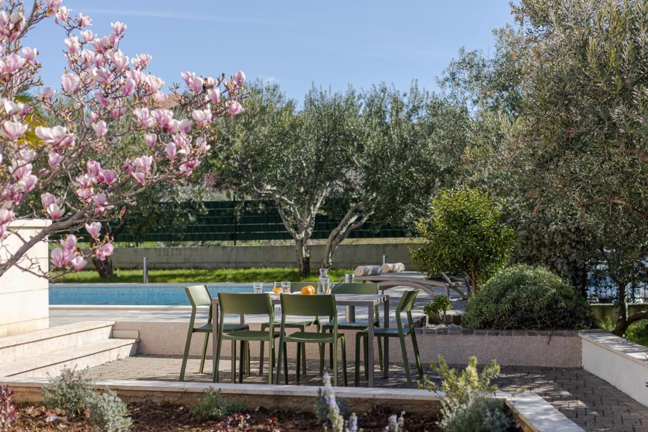 The Olive Poolhouse Lejlighed Split Eksteriør billede